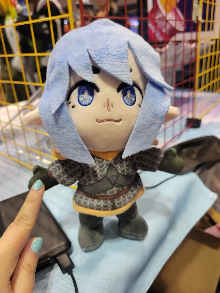 ladylawga's tweet image. Hanging out w my little guy this weekend at #animeimpulsebayarea at table 614 🥰 ! A mostly print heavy weekend so PLEASE COME BY AND LIGHTEN MY WEIGHT LOL