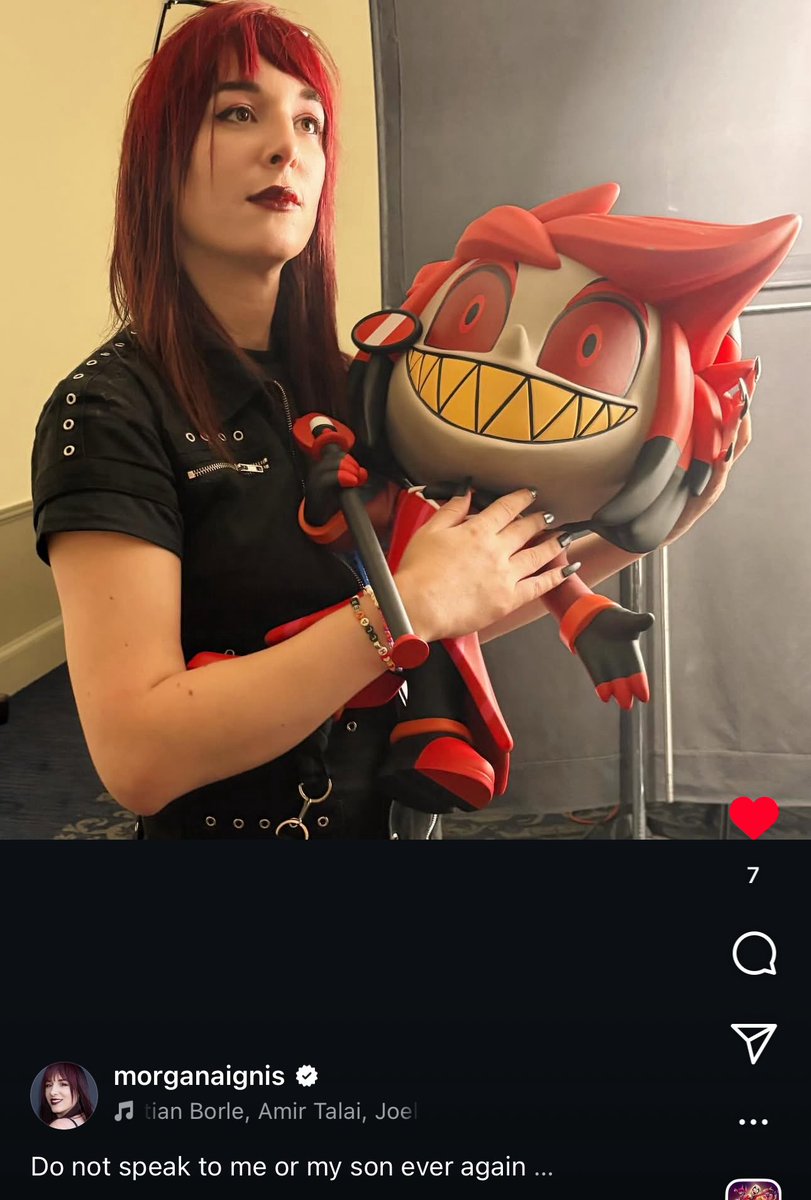 nesspenguin89's tweet image. Omg that Alastor collectible is big 😮📻
#Hellaverse #HazbinHotel #Alastor #MorganaIgnis