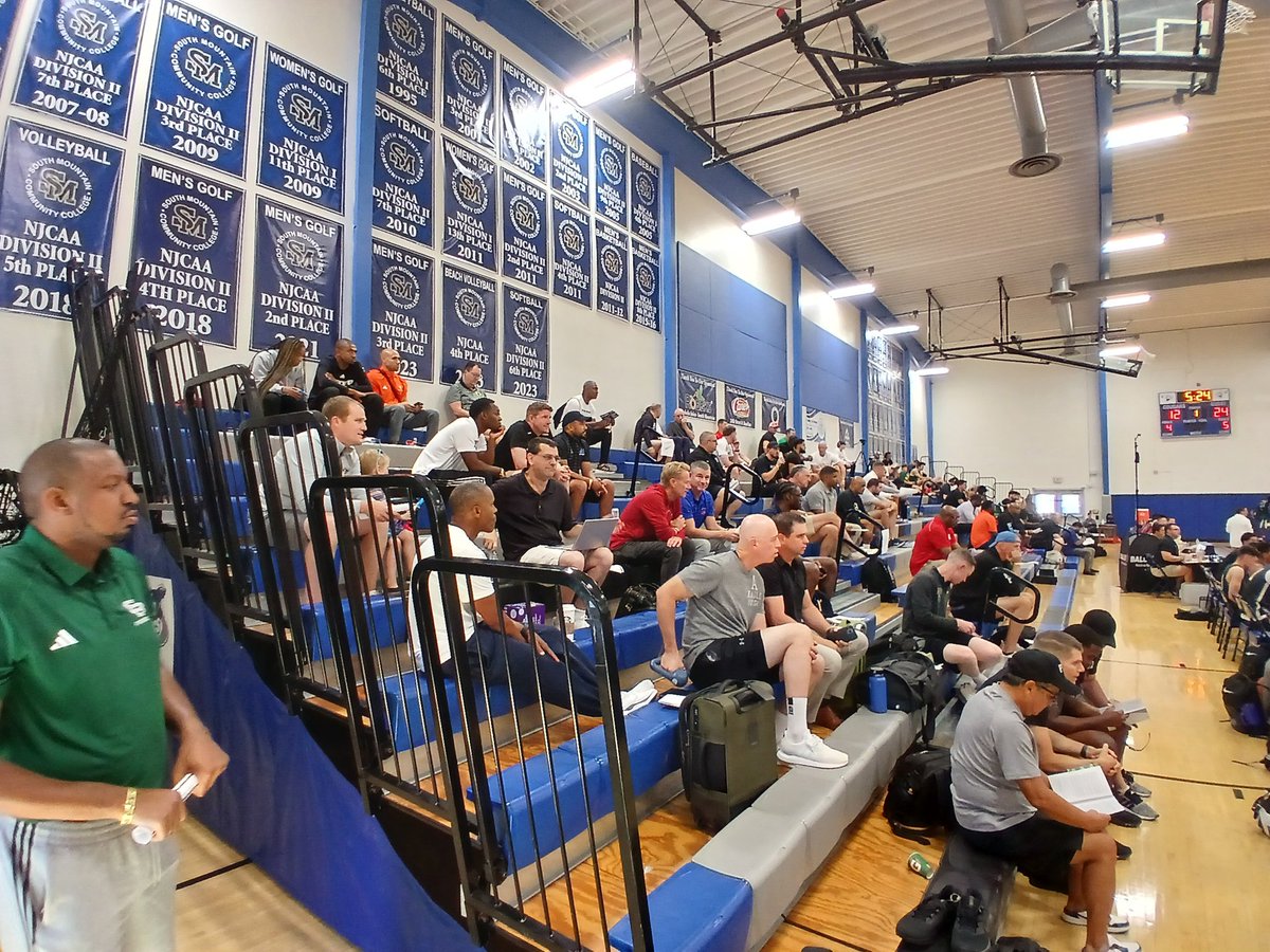 areacodes's tweet image. I have one JUCO team spot available for the Arizona 🏀Juco Jamboree (Sunday, October 5, 2025) at South Mountain College in Phoenix, AZ 🌵 This spot will fill quickly, please send a DM or email Chad4040@gmail.com @GreggRosenberg1 @trigonis30 @Ani_Umana @RonMFlores @jerrydmullen