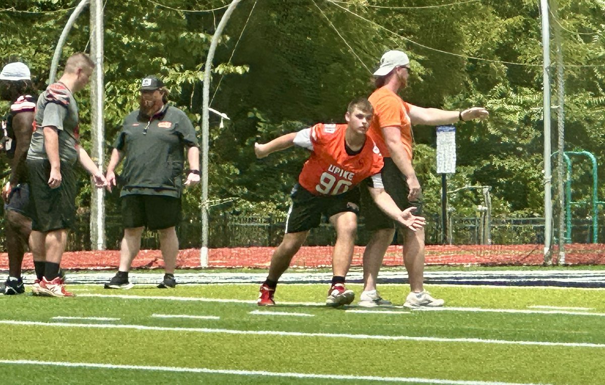 DavidAB2028's tweet image. Really enjoyed the UPike OL/DL Camp
