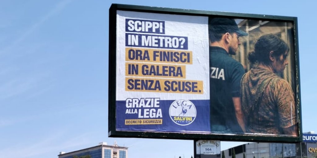 ciropellegrino's tweet image. Il Comune di #Roma ha fatto bene a strappar via questa m3rda dalle affissioni della Capitale, usando il regolamento cittadino che impedisce «stereotipi legati all'appartenenza etnica»