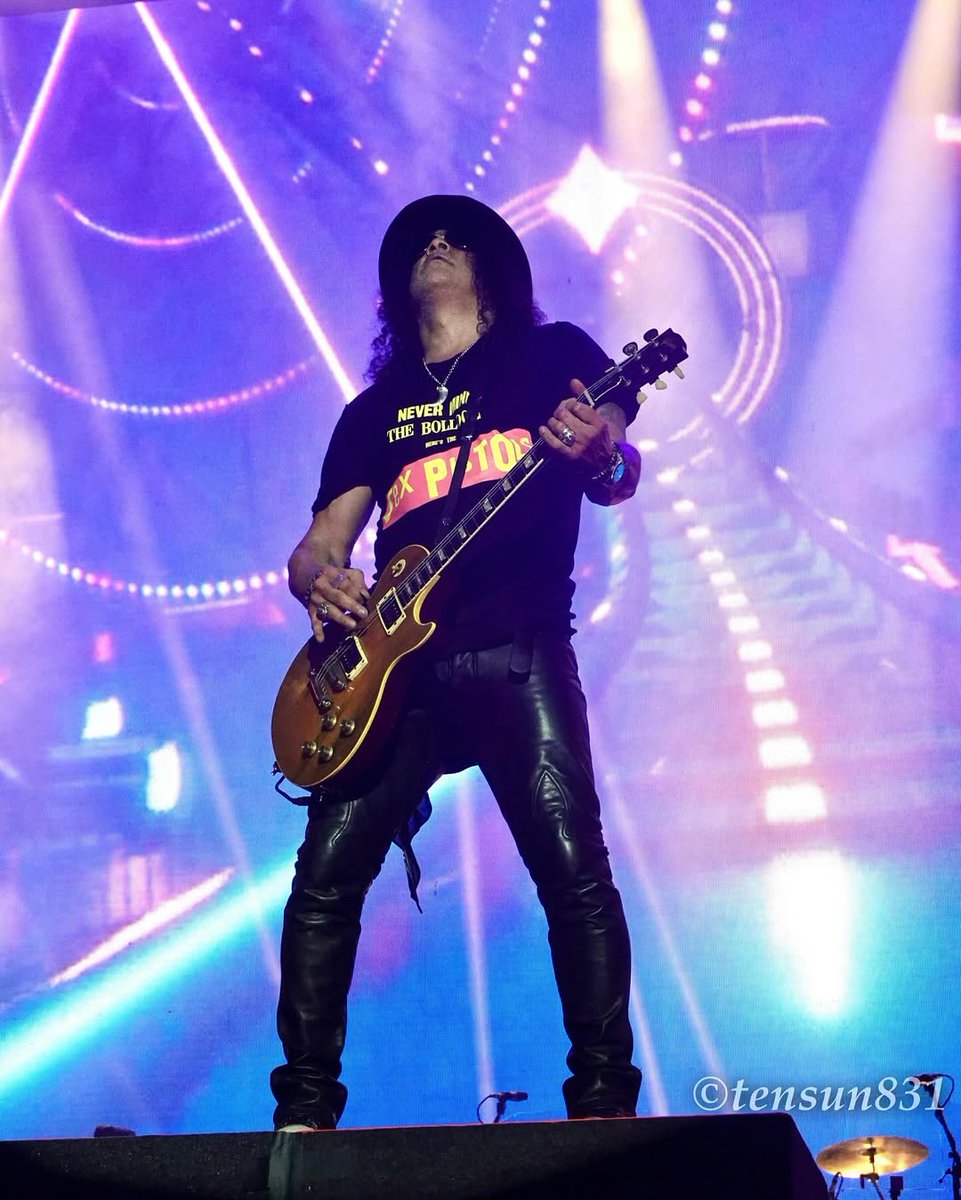SlashNews1's tweet image. #Slash at Ernst-Happel-Stadion, Vienna - July 24th
Ph: ATW and Tsukasa Sasaki
#gnr #gunsnroses