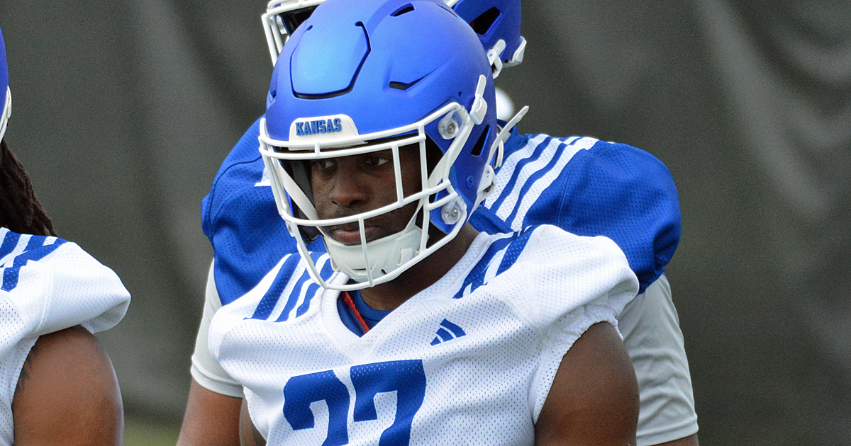 JayhawkSlant's tweet image. Last season Taylor Davis had players like OJ Burroughs and Marvin Grant to look up to.
Now his role has changed. Davis is a leader in secondary while he still refines his game.
MORE:
on3.com/sites/jayhawk-…