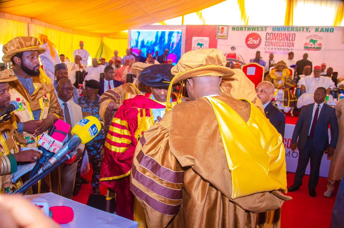 Kk_frontline's tweet image. NNPP National Leader, His Excellency Sen. @KwankwasoRM, PhD, FNSE, today, Saturday, (26th July 2025), received a prestigious Honorary Doctorate Award from Northwest University, Kano.