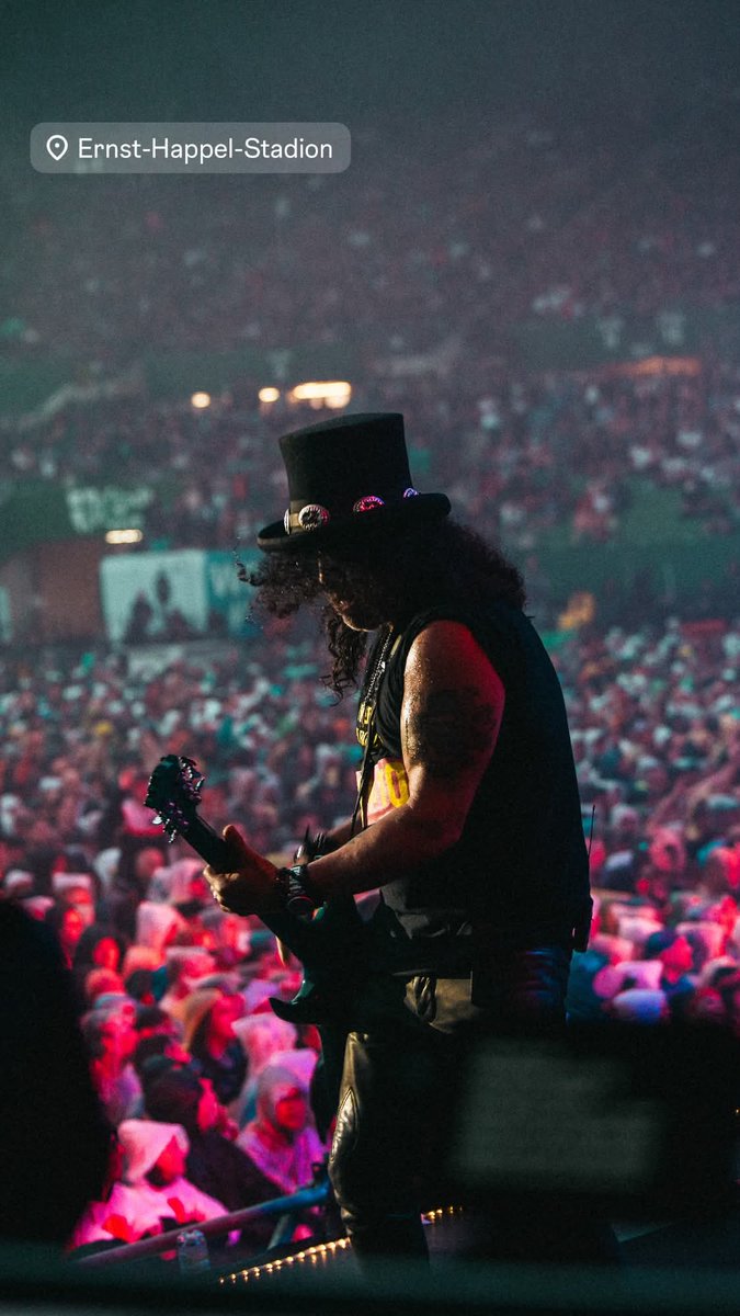 SlashNews1's tweet image. #Slash with Guns N' Roses at Ernst-Happel-Stadion, Vienna - July 24th
Ph: Guilherme Neto and Pomoravec Mua Matea
#gnr #gunsnroses