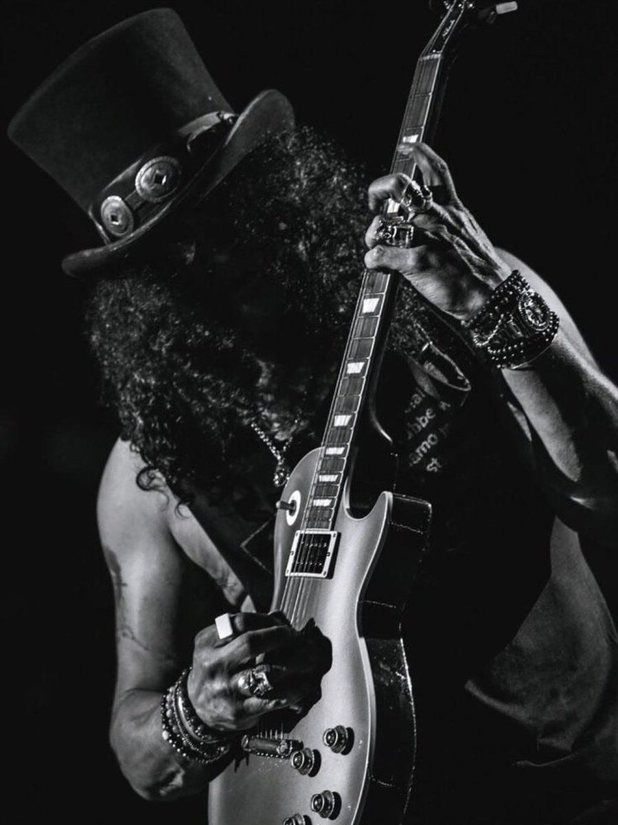 SlashNews1's tweet image. #Slash with Guns N' Roses at Ernst-Happel-Stadion, Vienna - July 24th
Ph: Guilherme Neto and Pomoravec Mua Matea
#gnr #gunsnroses