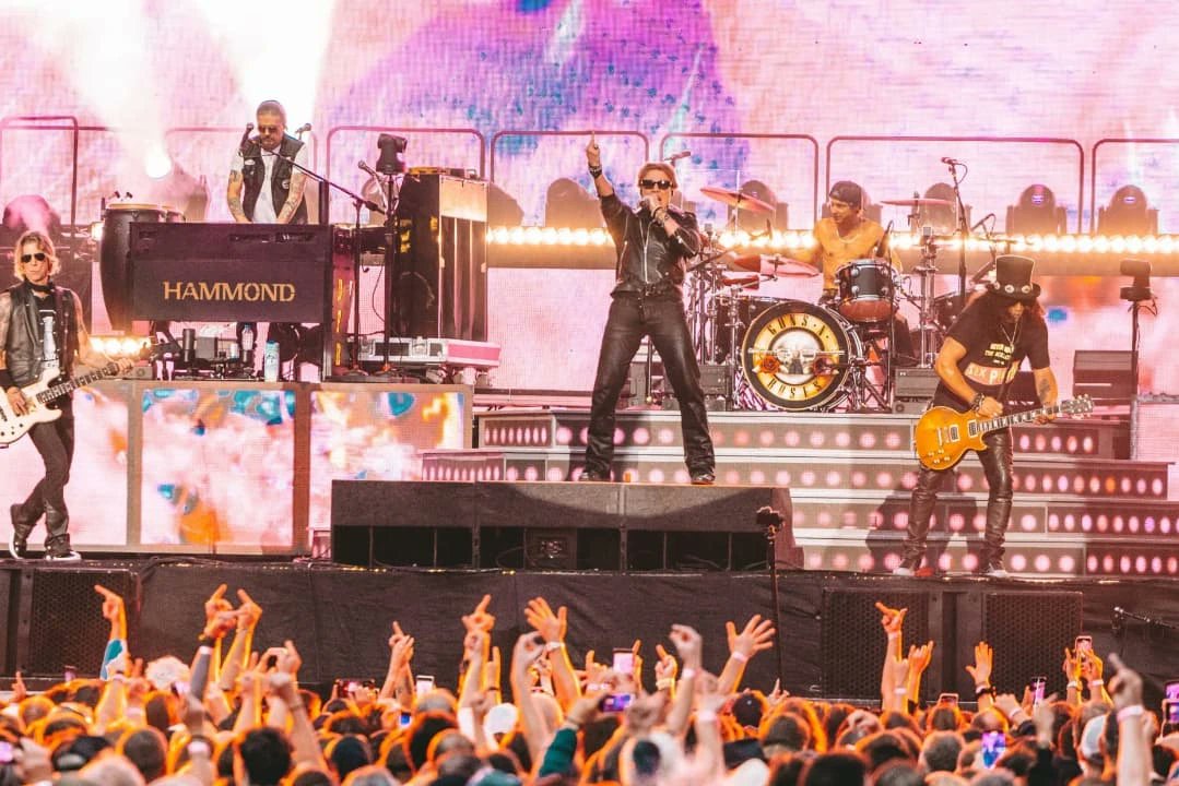 SlashNews1's tweet image. #Slash with Guns N' Roses at Ernst-Happel-Stadion, Vienna - July 24th
Ph: Guilherme Neto and Pomoravec Mua Matea
#gnr #gunsnroses