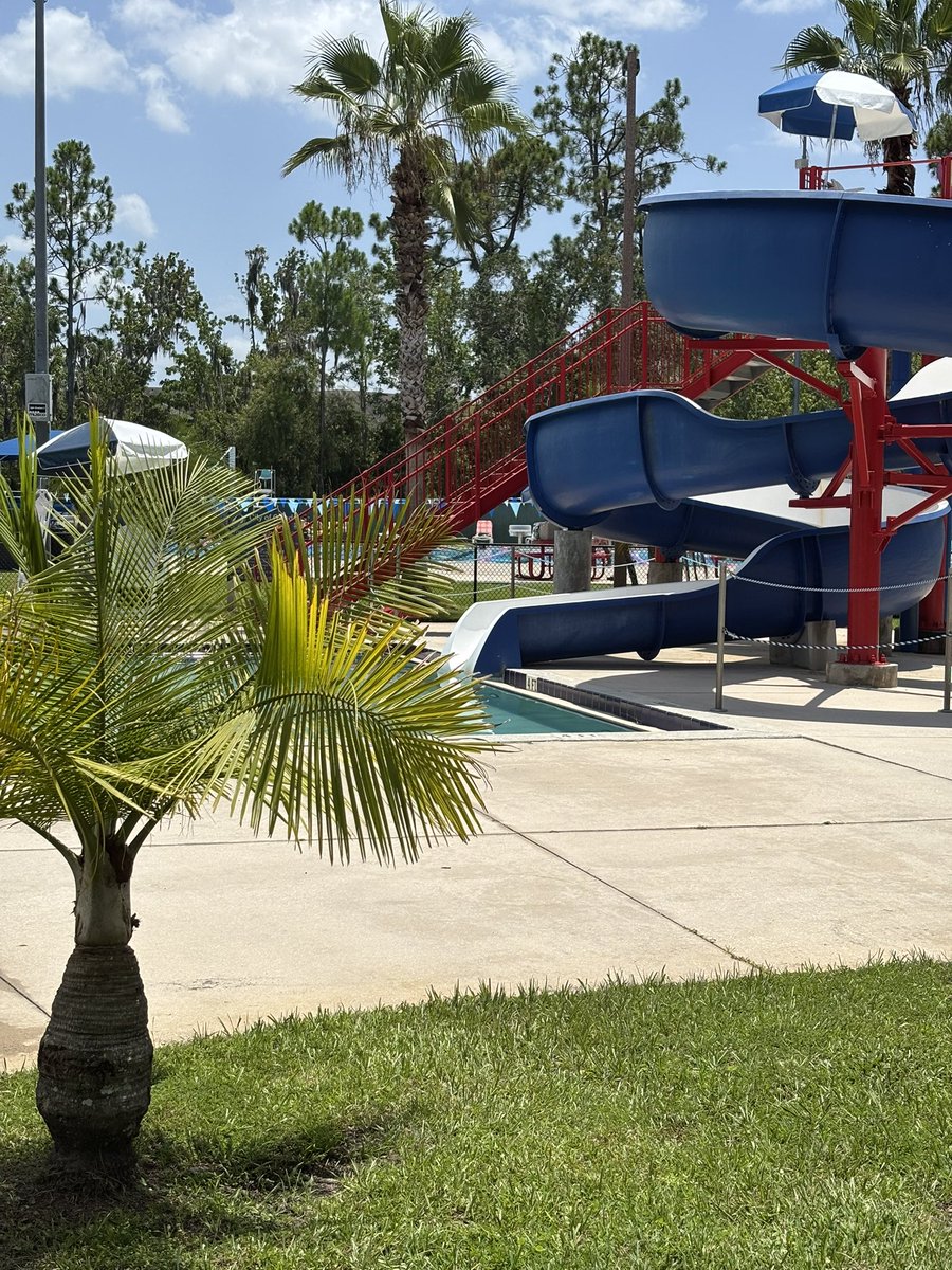 BrooksWeather's tweet image. Top 10 pool weekend here in Florida! How are you stayin’ cool? 🏖️ [Sat. 7/26/25]
