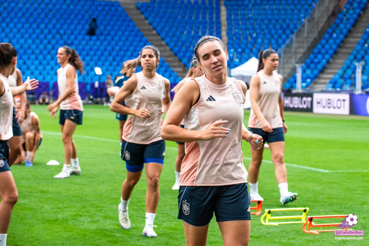 Era Fútbol Femenino (@erafutbolfem) on Twitter photo 🏃♀️ Último entrenamiento de España en St.Jacob Park antes de la gran final de la #WEURO2025
📸 Imágenes cortesía de insightonphoto.com, acreditada con <a href="/Erafutbolfem/">Era Fútbol Femenino</a> para el partido 🏃♀️ Último entrenamiento de España en St.Jacob Park antes de la gran final de la #WEURO2025
📸 Imágenes cortesía de insightonphoto.com, acreditada con <a href="/Erafutbolfem/">Era Fútbol Femenino</a> para el partido