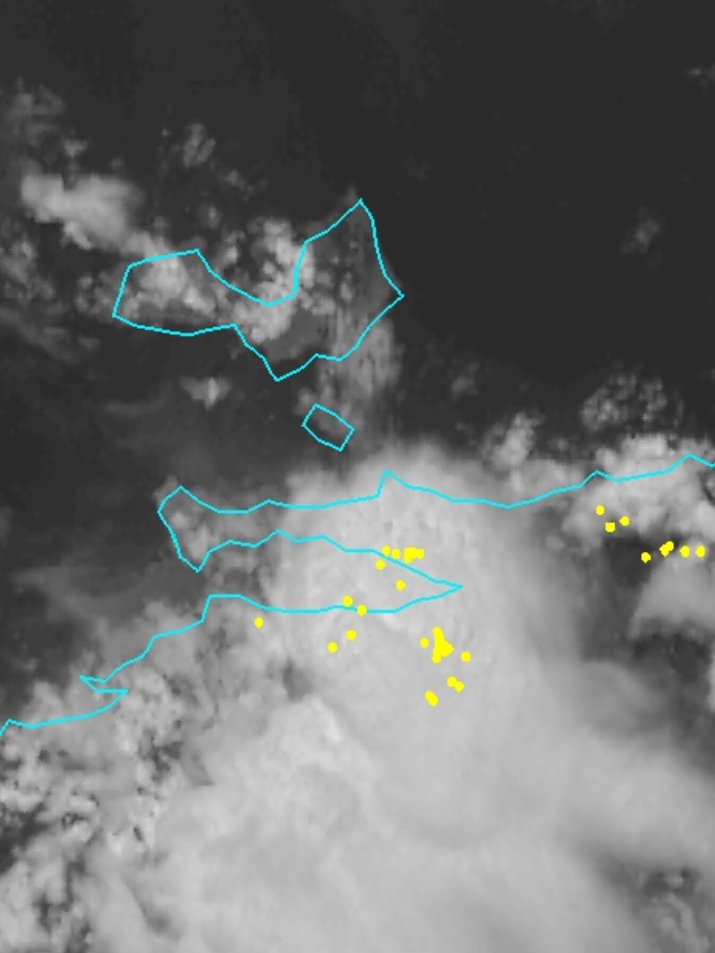 ClimaMgta's tweet image. Incremento de la nubosidad densa desde sectores de, Marcano, Díaz y Norte de Tubores. Otras nubes sobre los Cerros de la Península de Macanao. Se observan tormentas eléctricas en los alrededores de Cariaco y Carúpano, Sucre. #26jul 2:10 pm