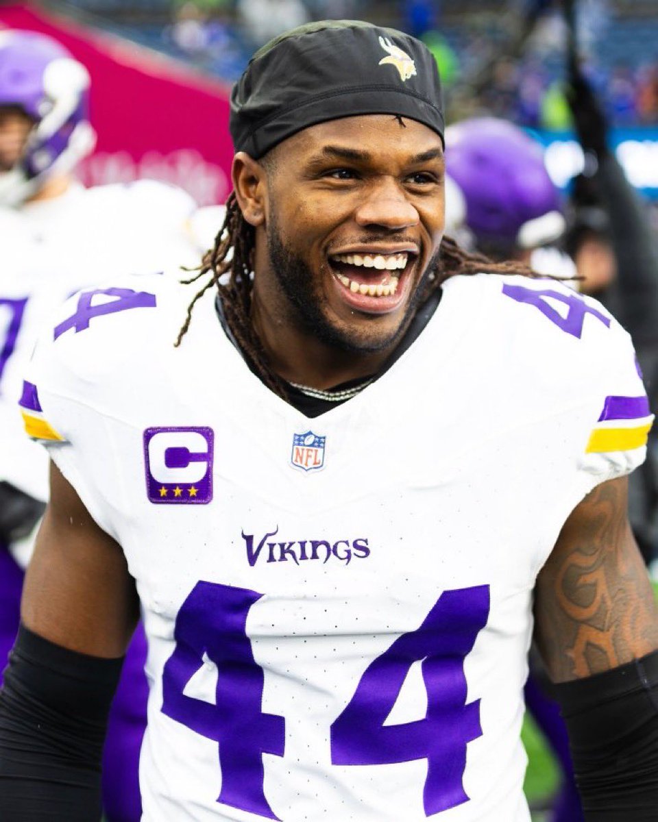 joeynetland5's tweet image. Mood that Metellus signed his extension!!! #skol