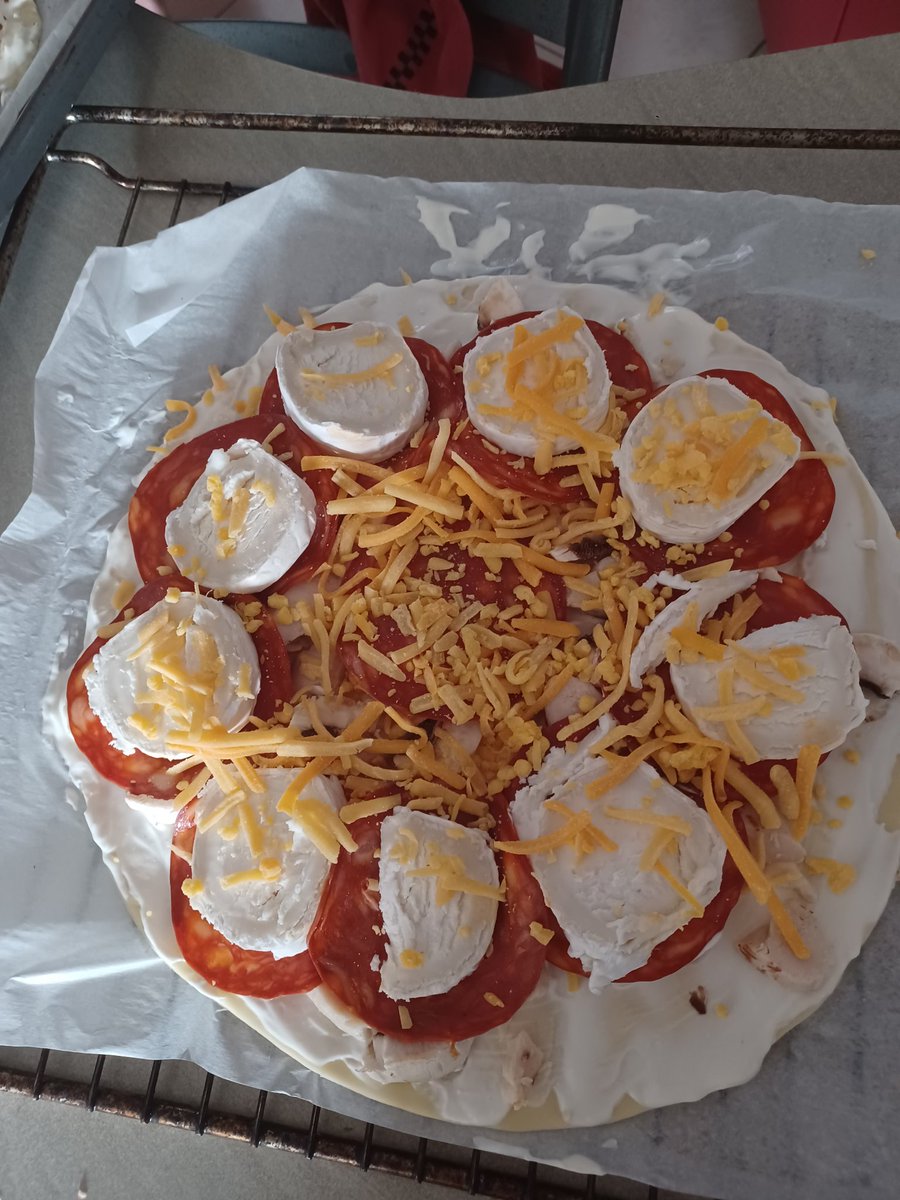 Dysprace's tweet image. Je vais peut-être de enir pizzaiolo 🤌🏻