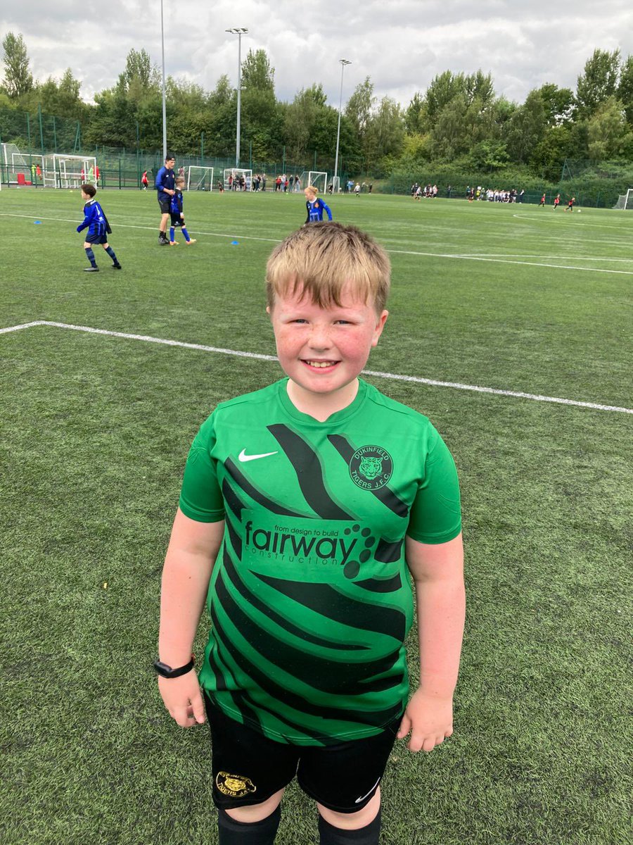 A huge shoutout to A-Jay (U11’s Stripes) 

A-Jay has come on massively over the past few weeks – growing in confidence and showing real development between the posts.

Man of the Match after saving numerous shots – including one straight to the face!