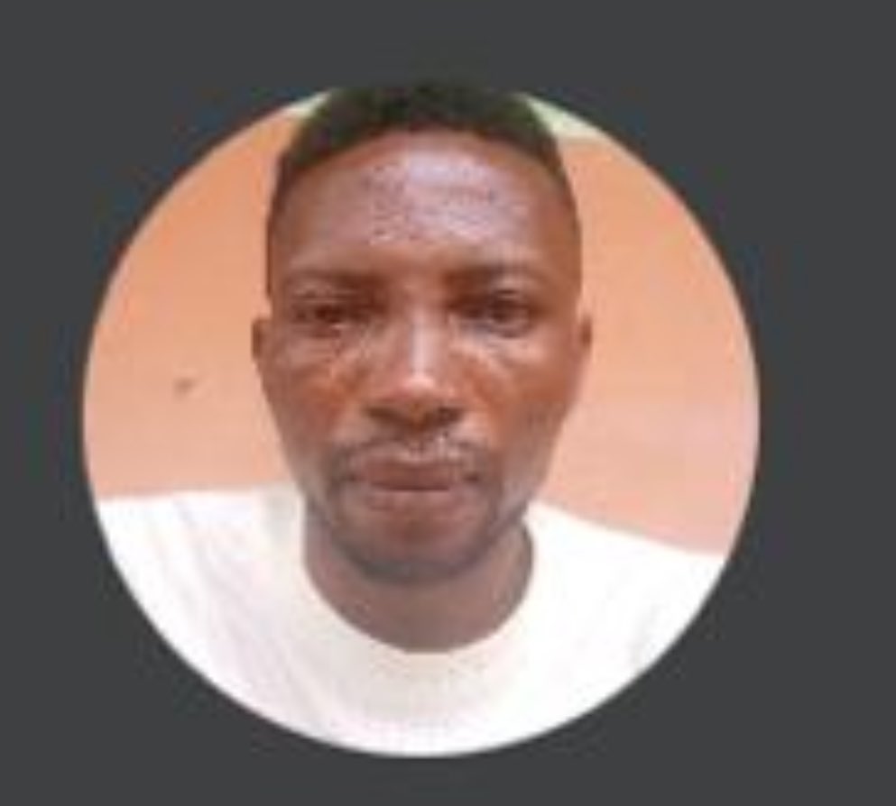 dolapocarter's tweet photo. This rider from @inDrive stole 12 items consisting of jeans, tops, short jeans, singlet, boxers, bags and joggers worth N576,000 that he was meant to deliver  from our store to Lasu on Wednesday 26th July 2025

We contacted @inDrive and they said they’re “following up on it” for the past 3 days 

Riders no: 08074955762
Name: Tunde Shobanke

If you have any info on his whereabouts, kindly send a dm 

Please retweet