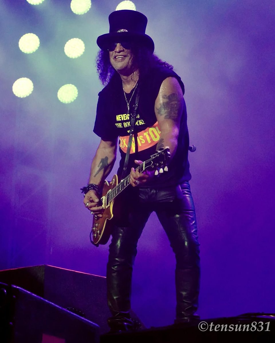 SlashNews1's tweet image. Axl and Slash at Ernst-Happel-Stadion, Vienna - July 24th.
Photos by Tsukasa Sasaki
#gnr #gunsnroses #Slash #axlrose
