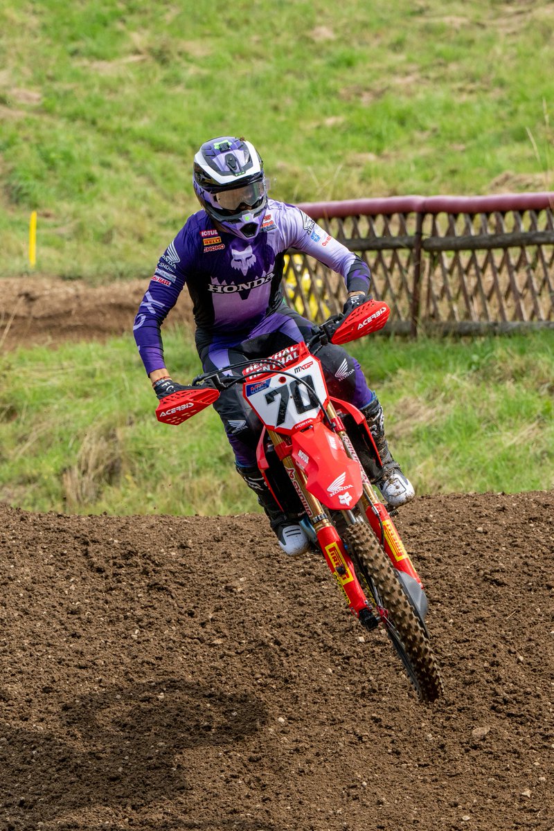 HondaRacingGLB's tweet image. Positive Saturday for the Honda HRC duo!💪

Fernandez finished 3rd in MXGP, and in MX2 Lata finished 2nd at Loket.

#Honda #MXGP #MXGPCzechRepublic