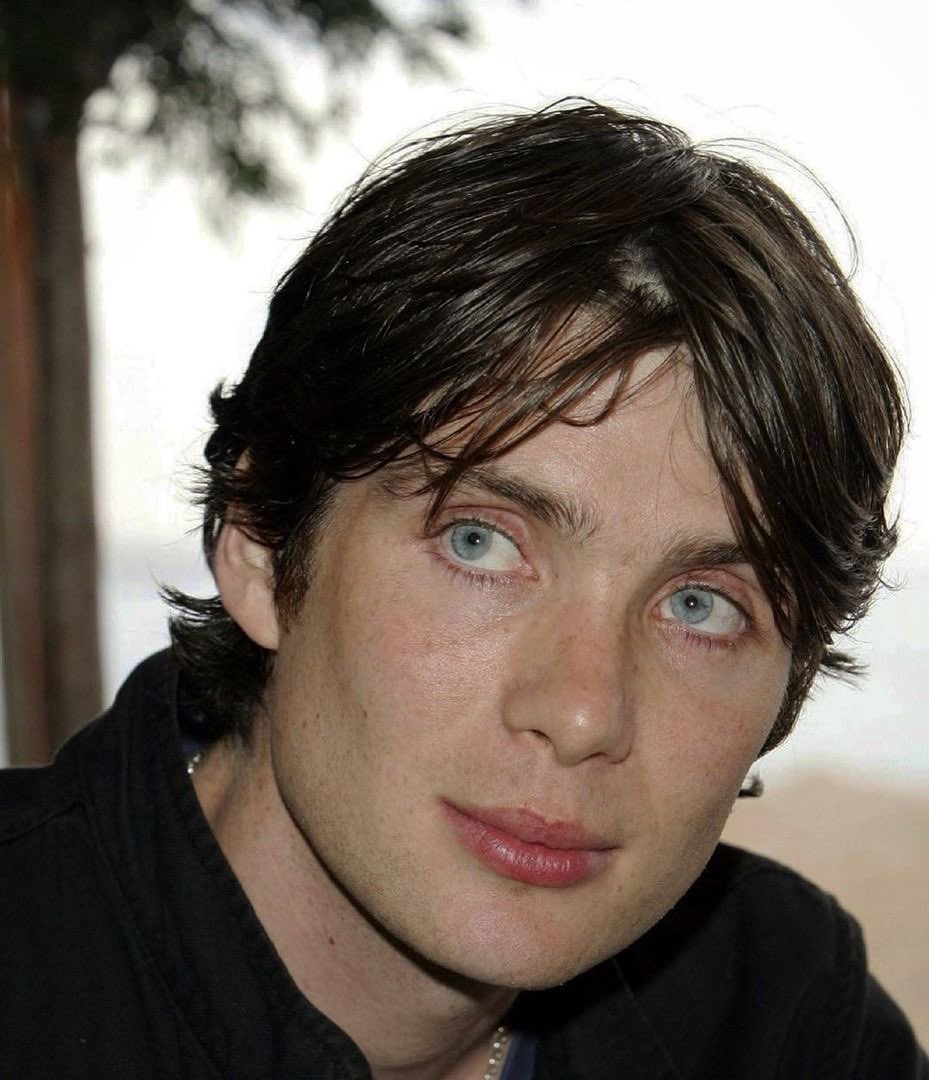 FruityWeeb's tweet image. What’s everyone’s favorite hairstyles that Cillian’s had? I personally prefer when it was long or a bit messy/curly