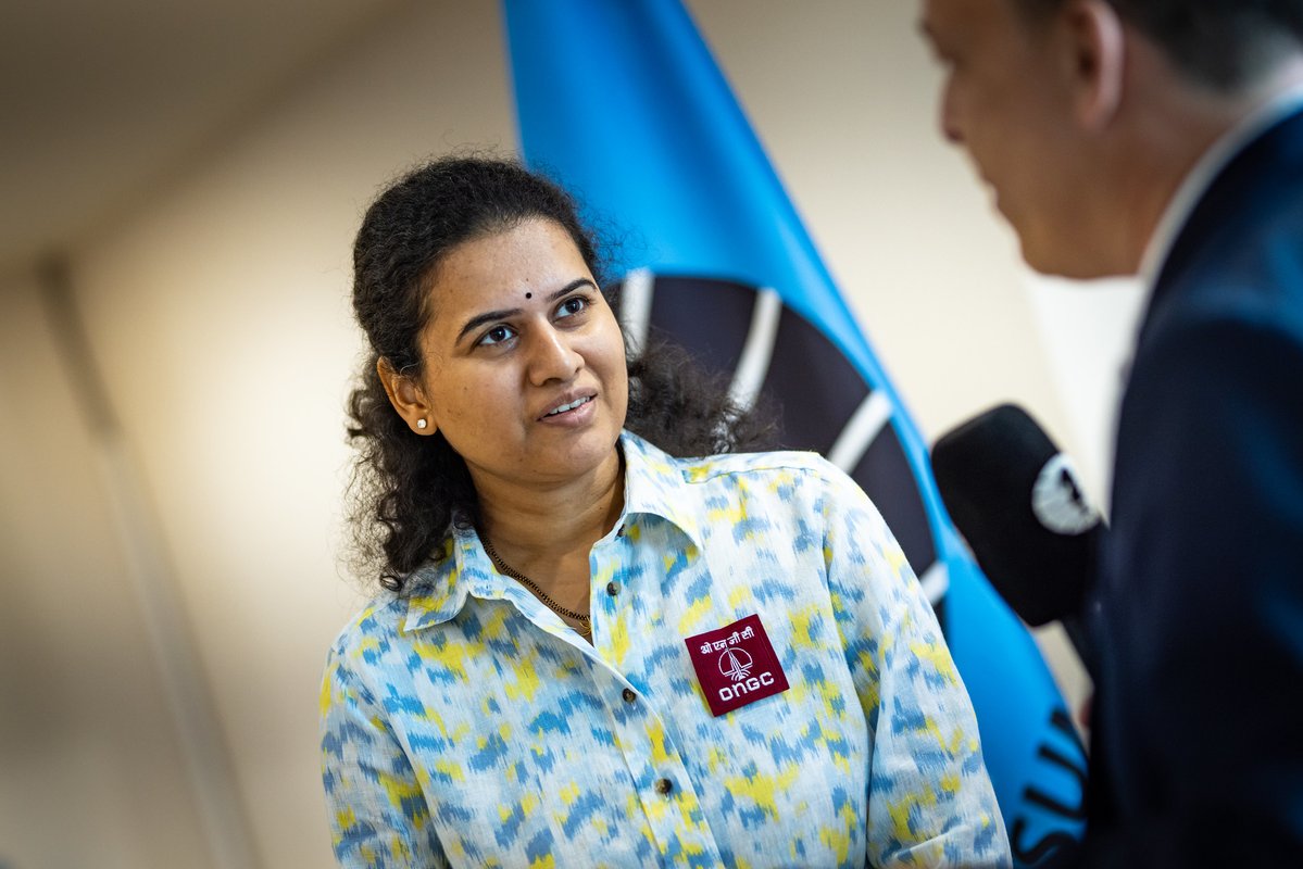 chesscom_in's tweet image. The first classical game of the 2025 FIDE Women's World Cup final between 🇮🇳 GM Koneru Humpy and 🇮🇳 IM Divya Deshmukh ended in a draw!
Koneru Humpy will play as White tomorrow.
📸 @FIDE_chess