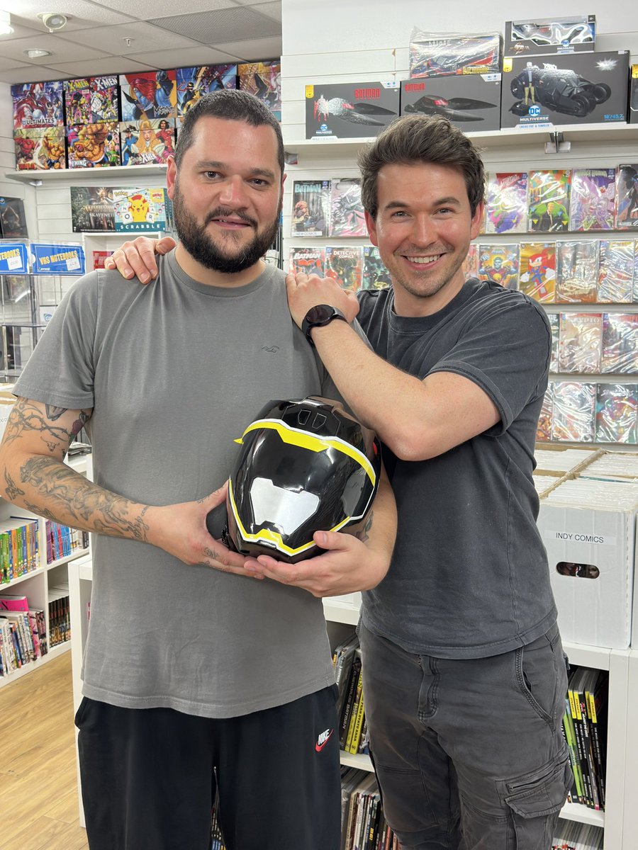 LightningC2021's tweet image. I had the absolute pleasure (and I truly mean that!) of meeting the amazing James Davies. James was the most down to earth actor I’ve ever met and was so comforting! Went to so much effort with everyone there and I can’t be more grateful for the best experience ever!⚡️