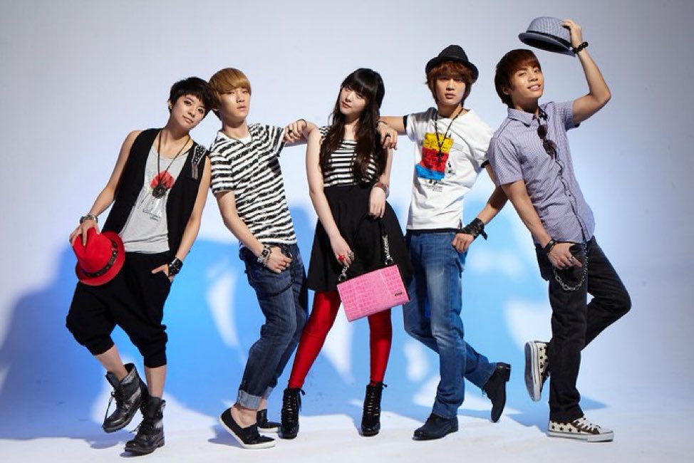 fshineearchive's tweet image. Amber, Key, Sulli, Minho and Jonghyun ☆彡 #FX #에프엑스 #SHINEE #샤이니