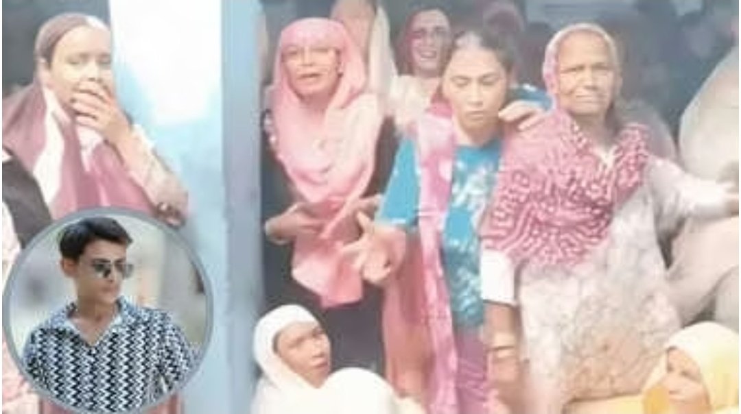 मुस्लिम वोटों पर पल रहे राजनैतिक दल आरिश के मुद्दे पर ख़ामोश क्यों हैं? अल्पसंख्यकों को सम्मान, सुरक्षा और न्याय दिलाने के वादे कहाँ गए? क्या मुस्लिम समाज सिर्फ़ मुफ़्त के वोट देने के लिए है? 
#JusticeForArishKhan