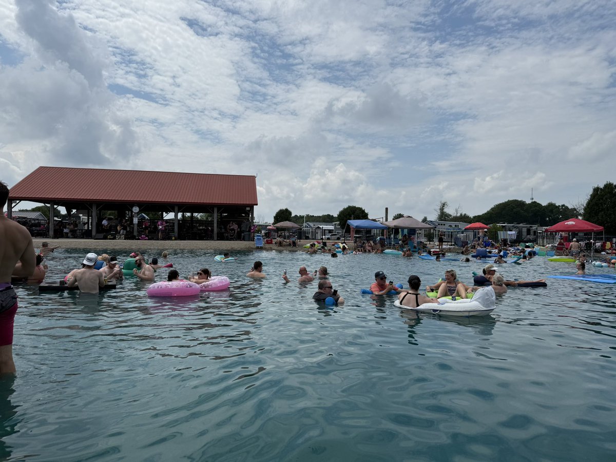 schudel_ralph's tweet image. Hello from Indian Lake, catching some rays and reading up on the news.
How we doing?