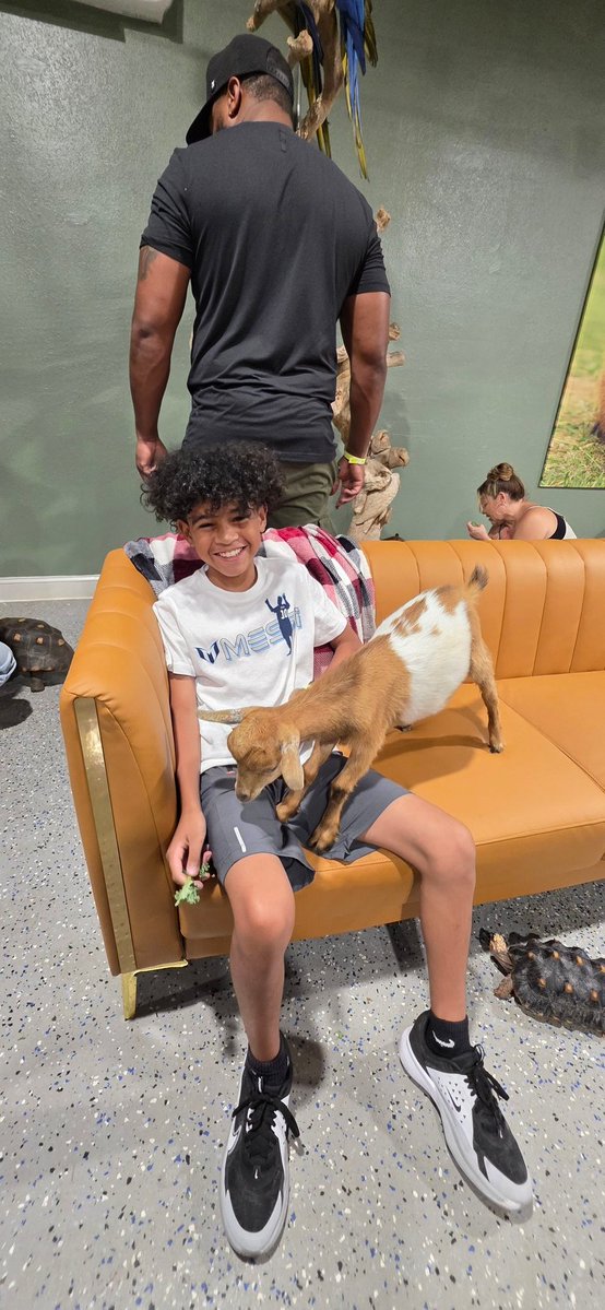 TherealDaneal's tweet image. My grandson wanted to see animals for his birthday. It was a great time.