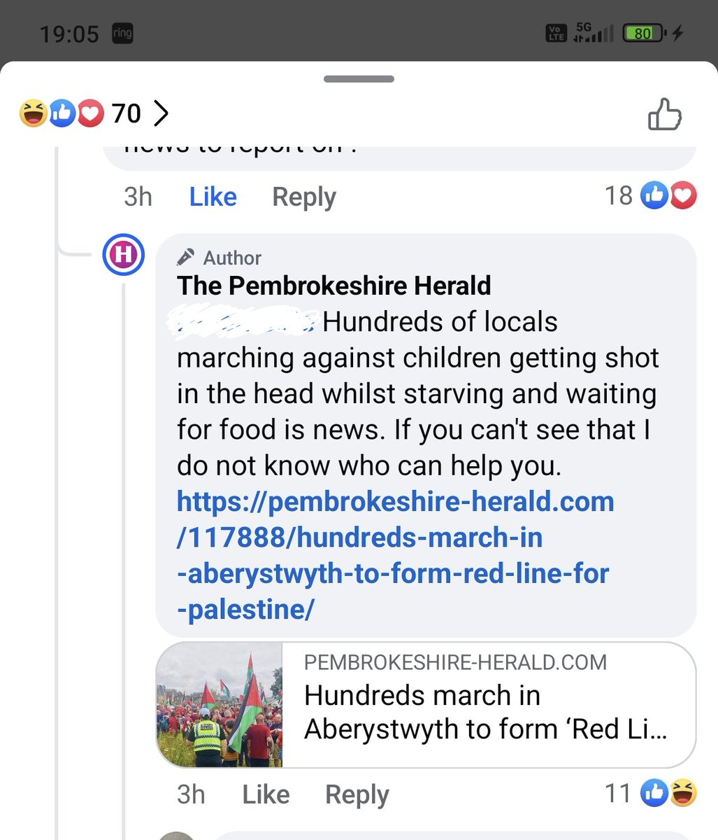 xMaccabix's tweet image. Sighs deeply... went on FB and saw my local newspaper the @PembsHerald had reported on a pro palestinian demonstration Aberystwyth.
The comments section was mostly people taking the piss out of the surprisingly and the Herald being not exactly neutral
