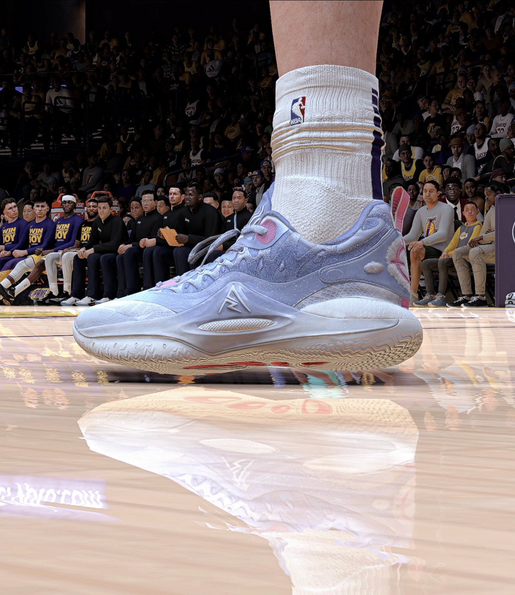 2kmodshowcase's tweet image. The other side of the game for “authenticity “ shoes , arenas , leds , dornas all of these are easy small details to make the game better !@2koncourt @nba2ksite @nba2kcmty @Ronnie2K @BeLiKeDime @NBA2K
