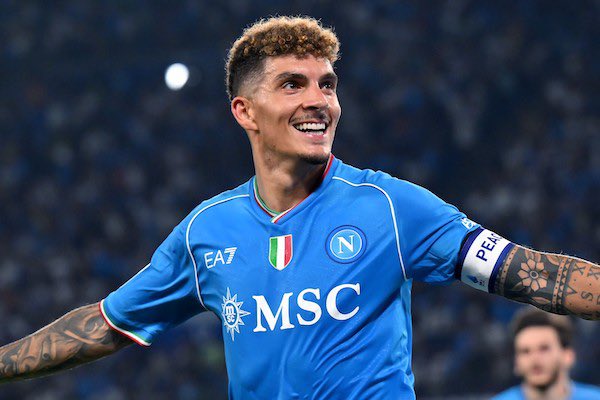 NapoliNetworkX's tweet image. Di Lorenzo: “L’obiettivo di quest’anno è il quinto scudetto e far bene nelle coppe”
Su #DeBruyne: “È un campione che migliora chi è attorno a lui: siamo felicissimi che sia con noi”
▶️ napolinetwork.com/interviste/di-…