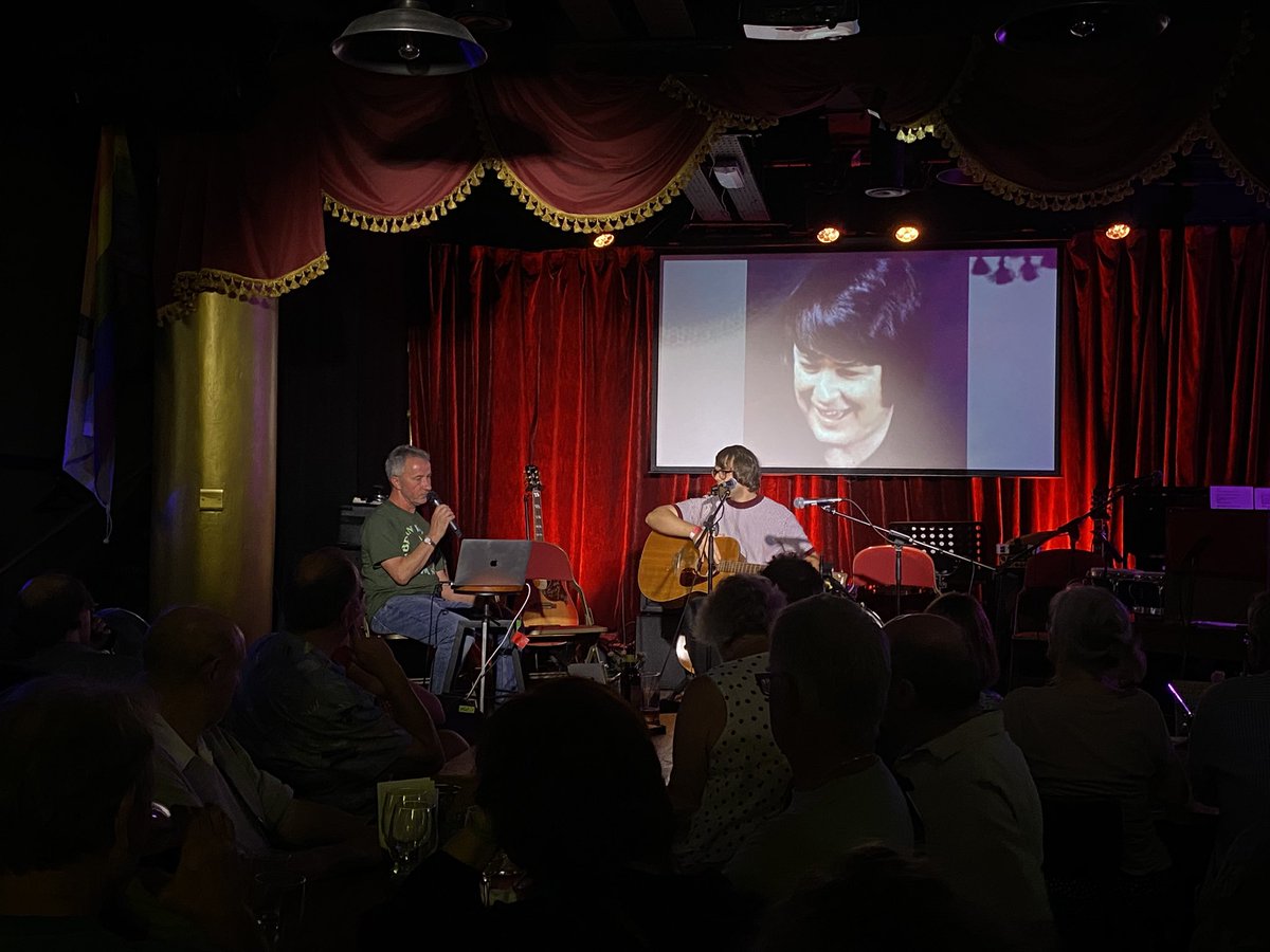 TimSmith2021's tweet image. Love & Mercy to you & your friends tonight…a sublime tribute to Brian Wilson at The Sound Lounge yesterday evening…thanks to Paul Sexton & all the good folk who support this wonderful venue.