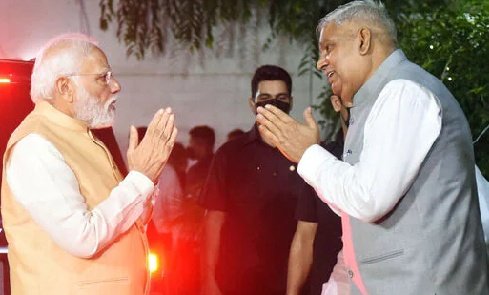 Rajiv_Gandhi__'s tweet image. किसके दिल में क्या चल रहा है ?
मोदीजी सब जानते है!!
सामने वाले को बर्बाद ऐसे कर देते है के .... सामने वाला फिर कभी खडा नही हो सकता 😭😭😭
#देशप्रेमी