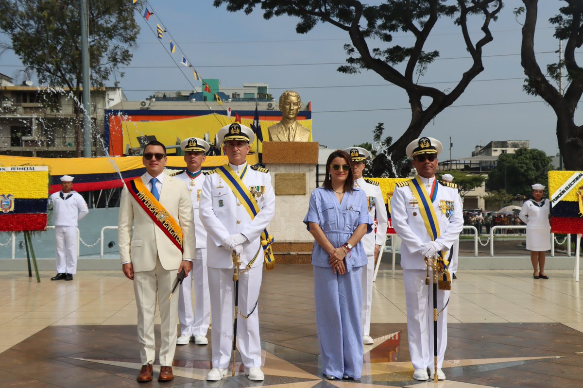 armada_ecuador's tweet image. #Guayaquil || Con una solemne ceremonia cívico-militar, la Armada del Ecuador conmemoró el octogésimo cuarto aniversario del glorioso Combate Naval de Jambelí, y día clásico de la Armada del Ecuador.
El acto fue presidido por el primer mandatario Daniel Noboa Azin, Presidente…