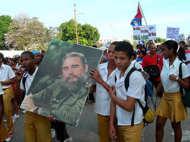 26 de julio, el Moncada. La historia me absolverá dijo Fidel. Lo absolvió  y lo premió como un grande entre los grandes del mundo. Viva Cuba socialista. Abajo el bloqueo yanqui.