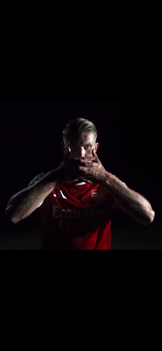SuproAFC's tweet image. Player signed without bids made. 

Can&apos;t wait for that brace at Old Trafford. #Gyokeres