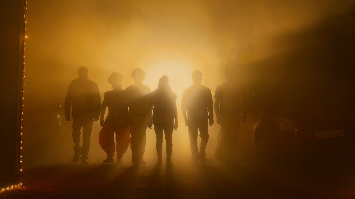 Aneesh_98's tweet image. #Sahasam Trailer : gripping a comedy‑thriller drama and suspense in an unpredictable journey.
#GouriGKishan, #Narain, #BabuAntony, and #RamzanMuhammed playing an lead roles, their bings a
strong chemistry and promise of both comedic and intense moments
Fun, vibrant visuals✌️