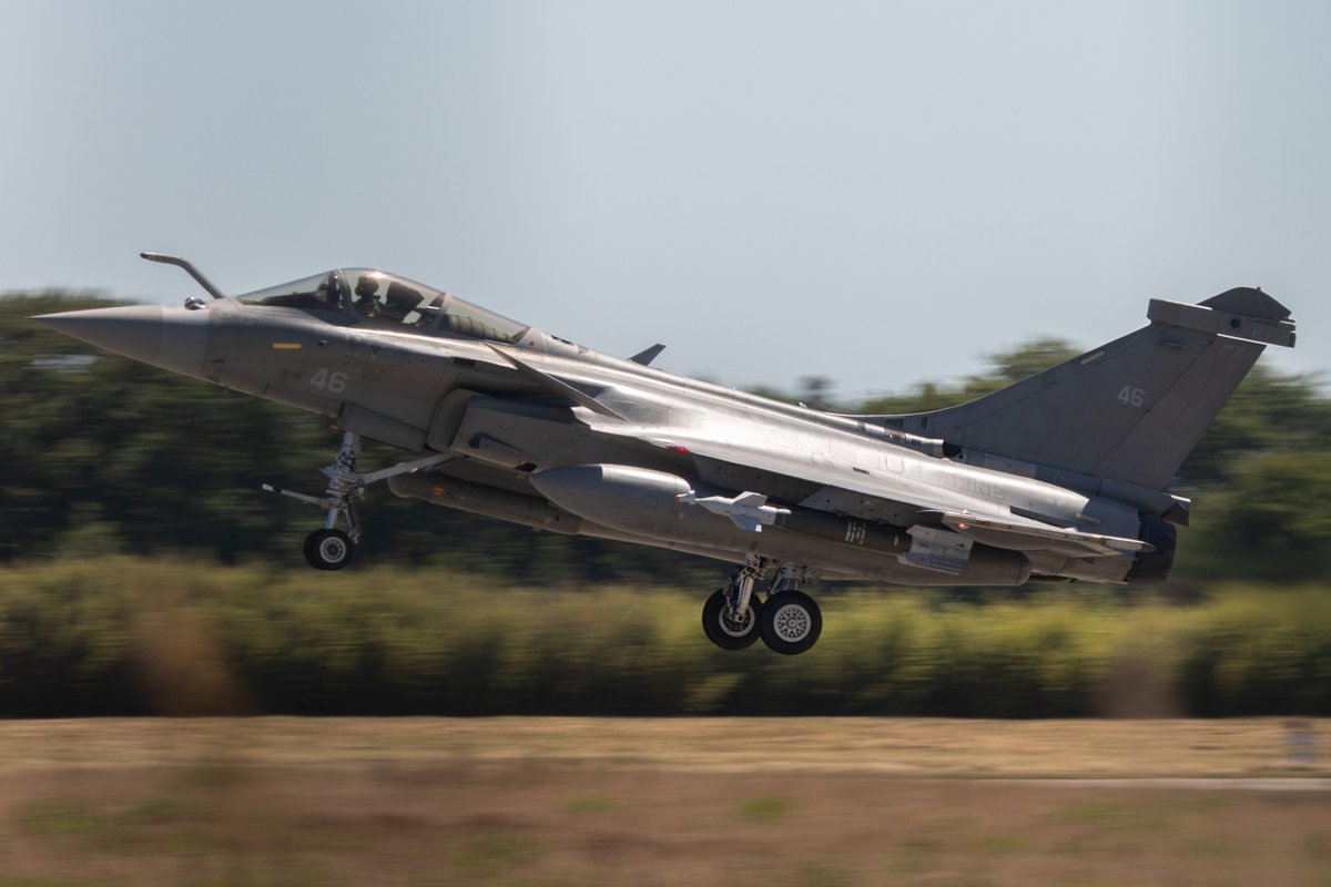 USAcapybara's tweet image. Italian Harriers and F-35B participating in a joint exercise at the French NAS Landivisiau (Notice the GBU-12 and MICA)