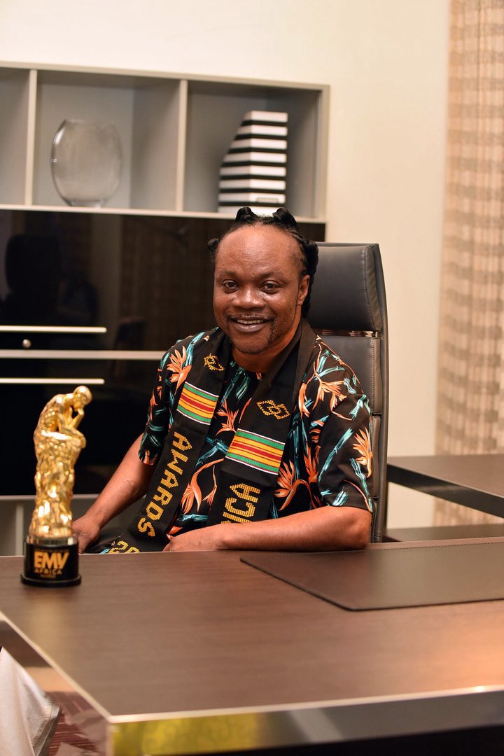 OsagyefoNKB's tweet image. For over three decades,you fed our hearts with soul,
bathed our spirits in highlife,set our feet free with rhythm and groove.

You didn’t just make music,you made memories for a nation. You gave Ghana a sound,a feeling,a reason to dance,a reason to believe.

You were and will…