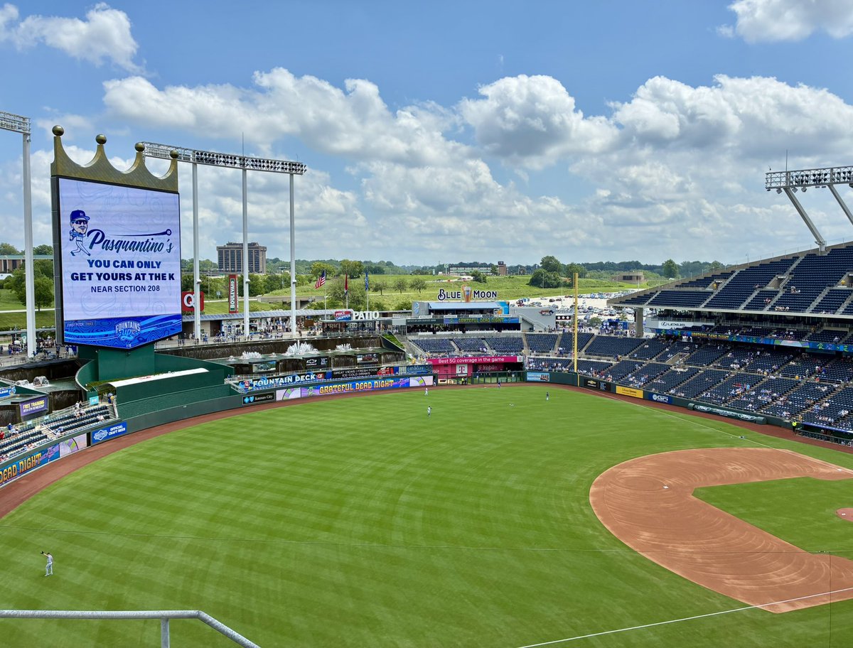 Will the boys be playing some ball today? <a href="/luke_wil2216/">Luke Wilson</a>