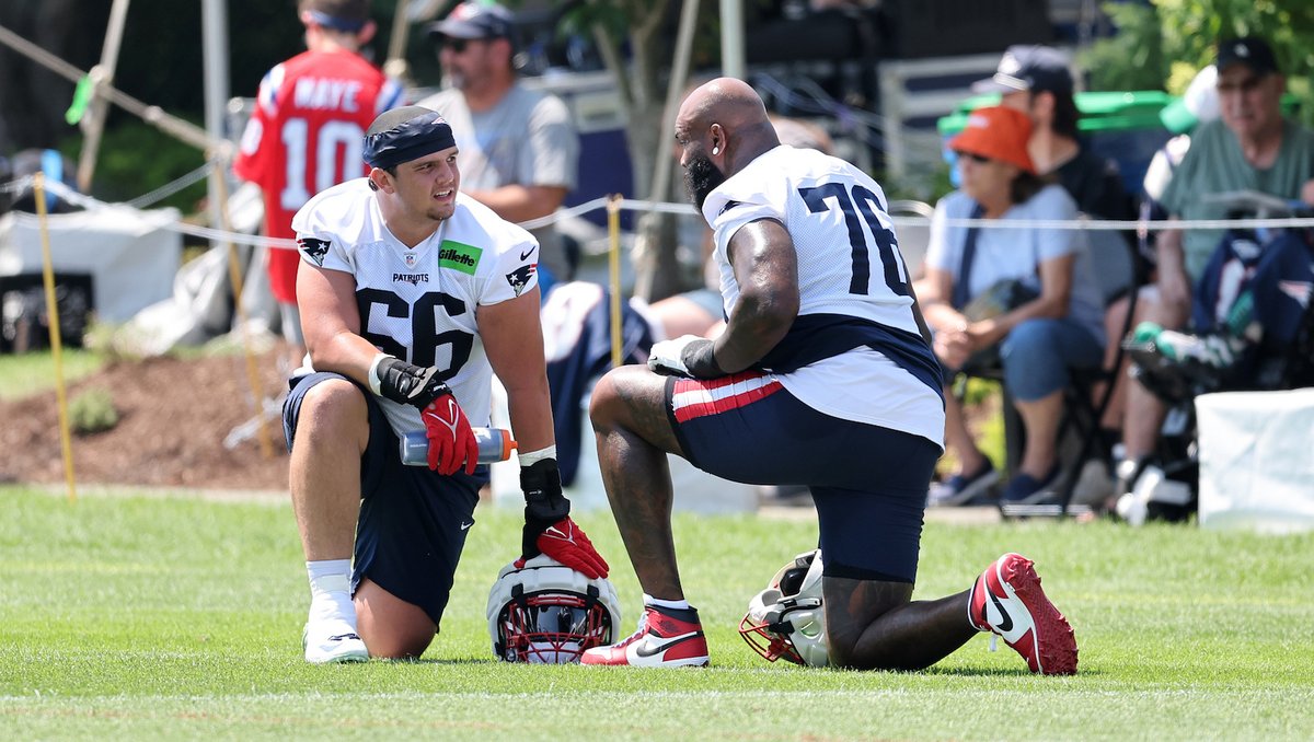 PATRIOTSdotCOM's tweet image. Will Campbell and Jared Wilson lean on veterans as they tackle their NFL transitions.
The rookie offensive lineman reflect on their first week of training camp: patriots.com/news/campbell-… via @MikeDussault19
