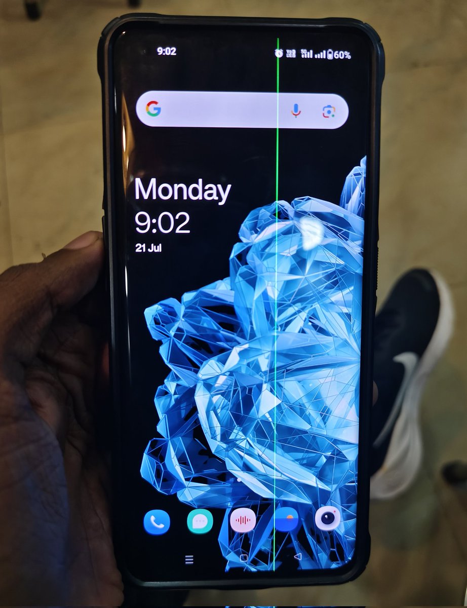 Nehemiahamalraj's tweet image. By last Monday my @OnePlus_IN 11 got green line , this is my 2nd OnePlus phone , earlier I used @oneplus 8pro cuz of green line issue in that device I got this one , and now got line in this as well !!!!! 
#oneplus11 #GreenLineIssue #oneplus #oneplus11greenline