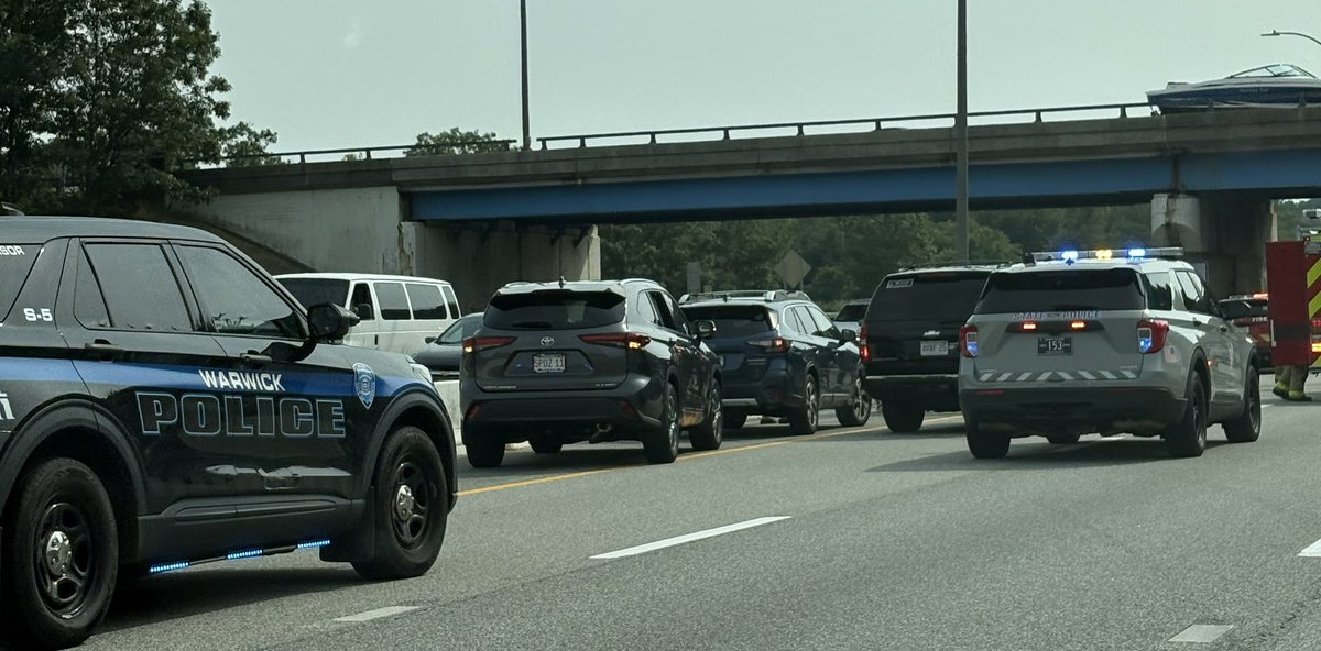 RIBNS's tweet image. Warwick RI, I-95 S/B IAO Exit 29 / Was a multiple vehicle accident with local/state police and WFD - Believe scene has since been cleared