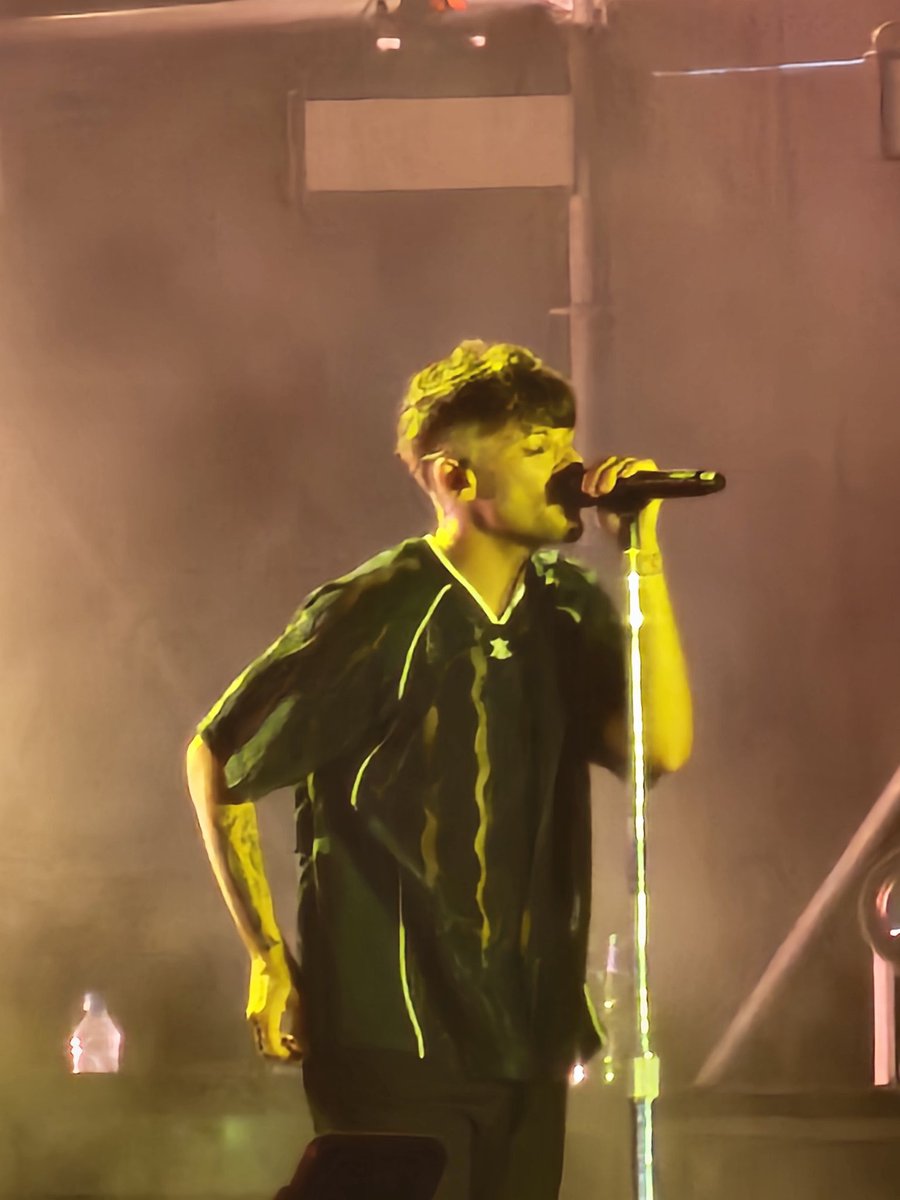 hlupdates_2's tweet image. Louis on stage.
#LouisTomlinson #LTFestivals25 #LodzSummerFestival
📸 aliceeq28