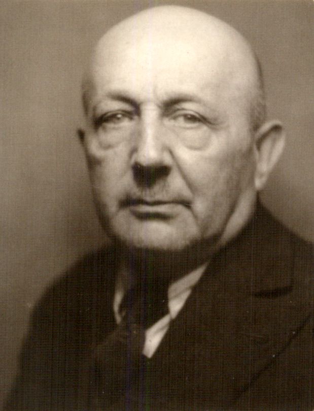 26 July 1882 | German Jew, Siegfired Benda, was born in Buk (then in Prussia, today in Poland). He emigrated to Belgium.

He was deported to #Auschwitz from Kazerne Dossin in Mechelen on 22 October 1942. He was murdered in a gas chamber after arrival selection.