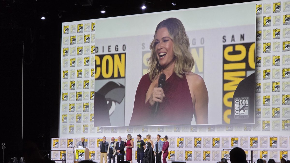 RobSWhiteside's tweet image. The #StarTrek panel at #sdcc showed the first episode of the next season of #strangenewworlds, a new #khan podcast and introduced the cast for #StarfleetAcademy!
