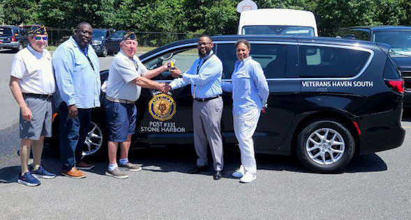 "We like to give. We like to support our comrades, and we like to give back to our #veterans.”
<a href="/LegionDeptNJ/">American Legion Department of New Jersey</a> post donates minivan to <a href="/NJDMAVA/">NJ DMAVA</a> #homeless #veterans transitional housing facility. legion.org/information-ce… #homelessness #BestOfTheWeek