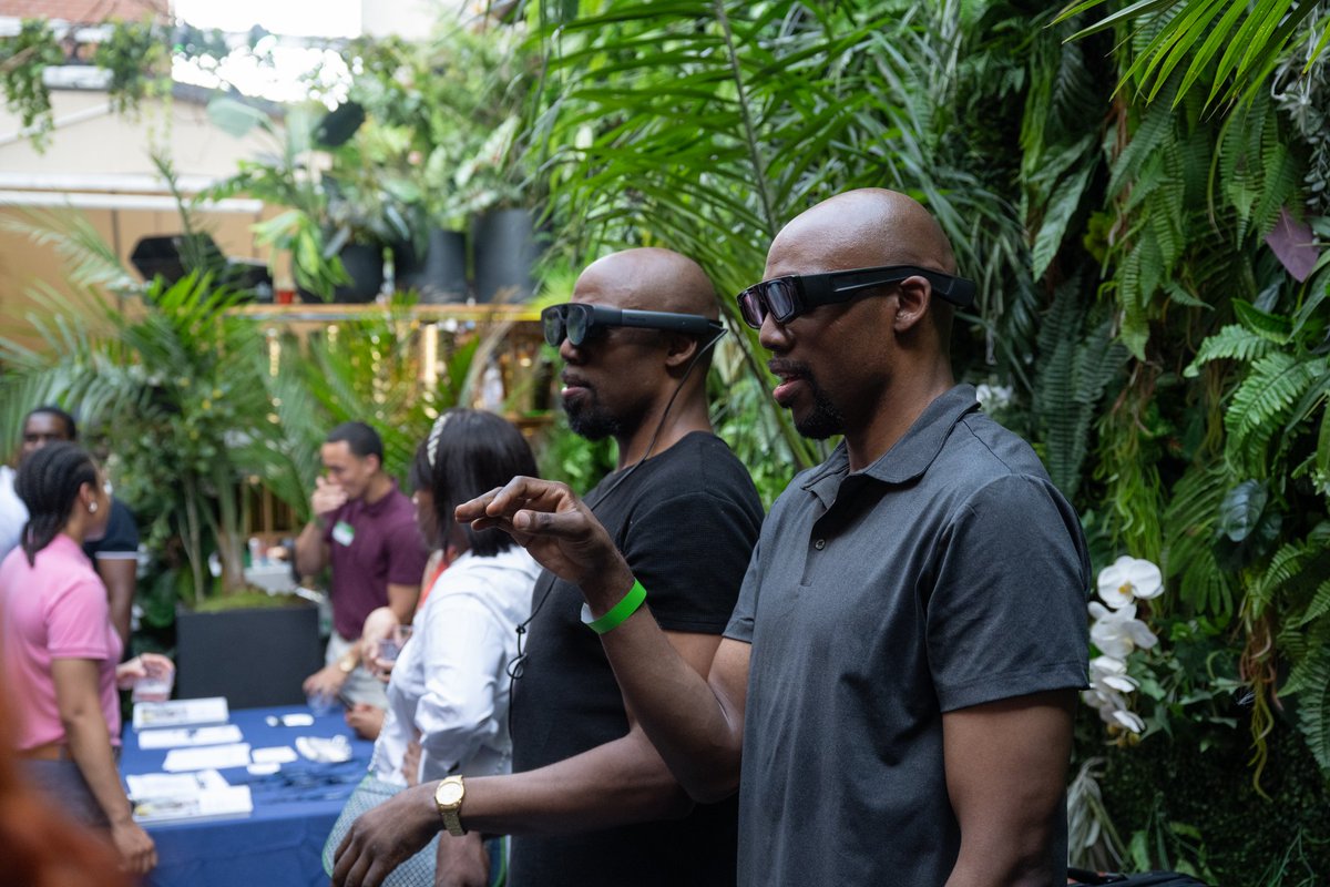 AR glasses aren’t just for tech bros and sisters they’re for people. 😎🌆  

The only way they’ll truly take off 🚀 is by showing it outside to the people where real life happens.

Augmented reality glasses 😎 are meant for outside. 
That's where you take it