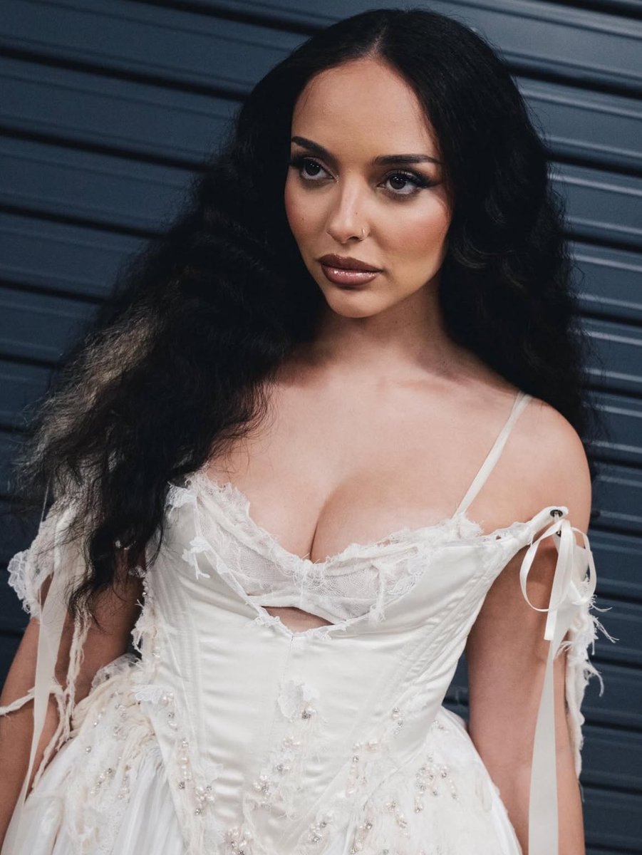 emisonsjade's tweet image. GODDESS