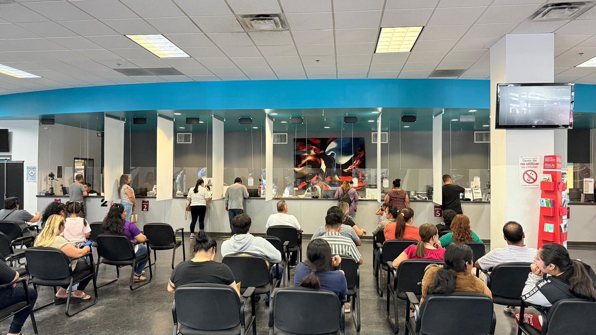 ConsulMexFresno's tweet image. 📌Durante la #JornadaSabatina servimos a 208 personas quienes pudieron obtener su pasaporte, matrícula, y además solicitar su Credencial para Votar desde el extranjero.
#ServiciosConsulares @SRE_mx @IME_SRE