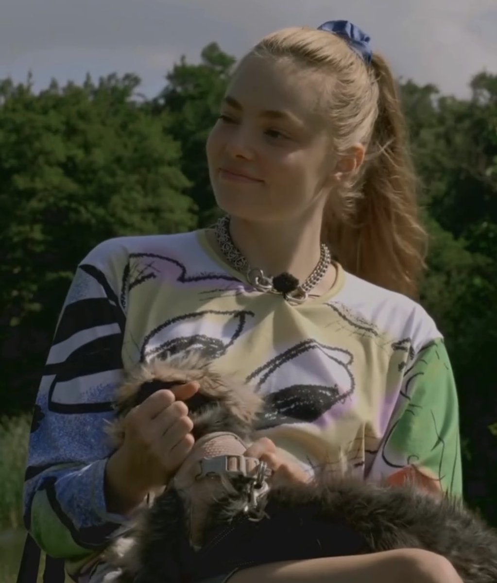 SVespy13's tweet image. kristine froseth with her new puppy nora
🥹🐾💕